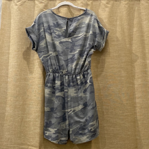 Camo romper with pockets - Picture 2 of 4